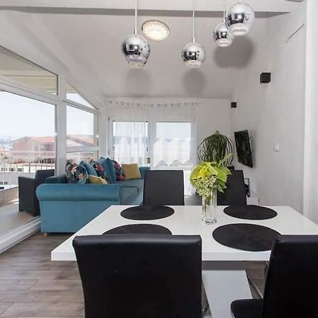 Apartman Luis Light Apartment Kastela Bagian luar foto