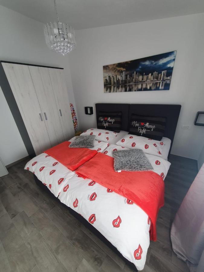 Apartman Luis Light Apartment Kastela Bagian luar foto