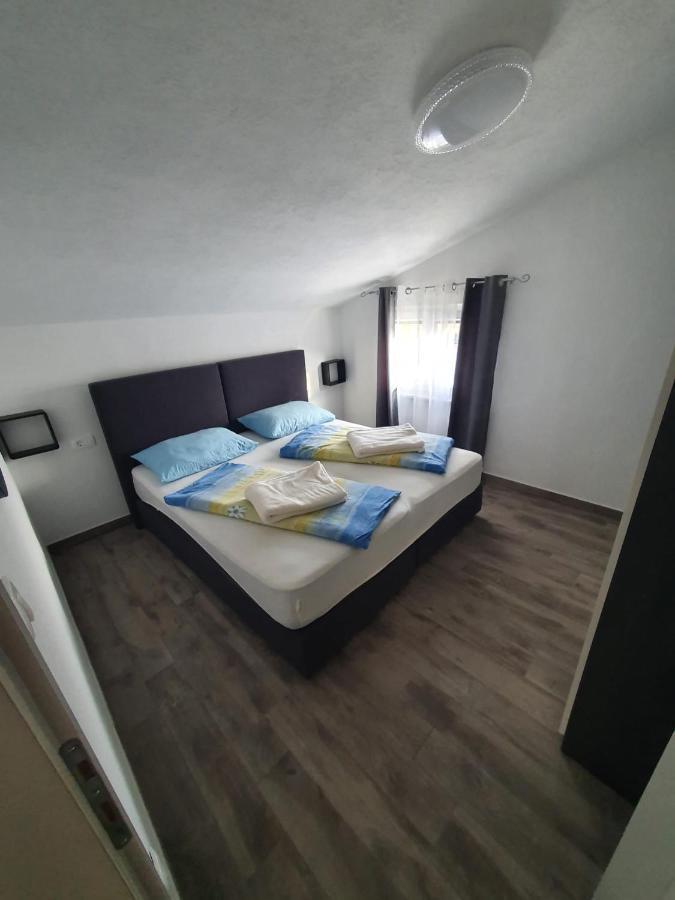 Apartman Luis Light Apartment Kastela Bagian luar foto